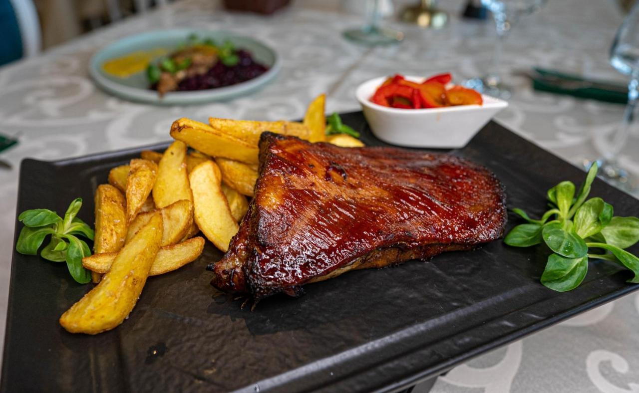 Gradinile Romane Otel Chiriteni Dış mekan fotoğraf