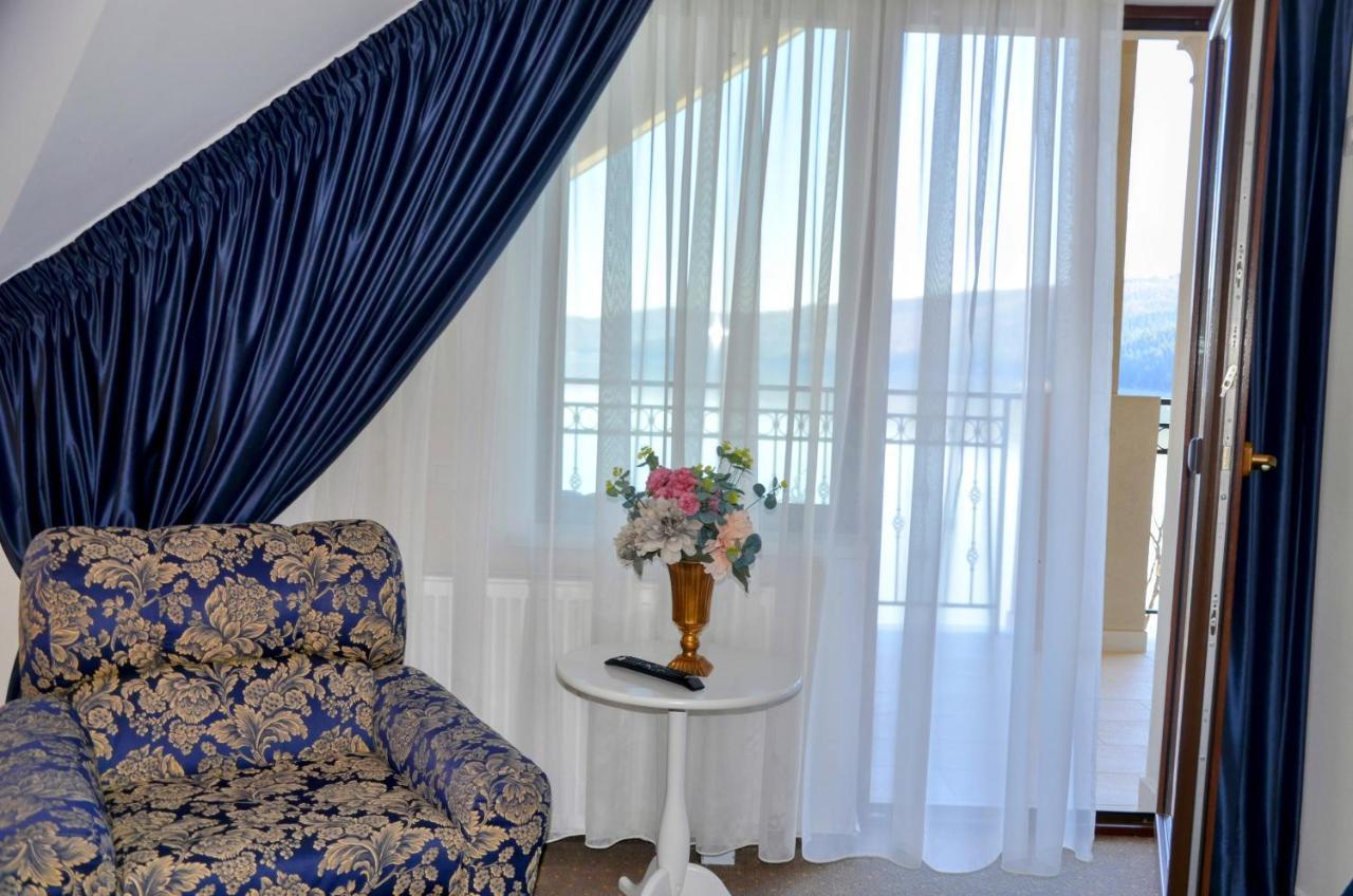 Gradinile Romane Otel Chiriteni Dış mekan fotoğraf